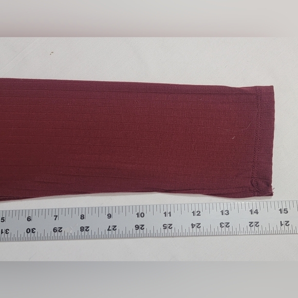 Hayden Los Angeles Women's size Medium Long Sleeve Ribbed Knit Ruffle Top - Picture 7 of 8